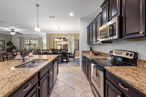 Kitchen / Dining