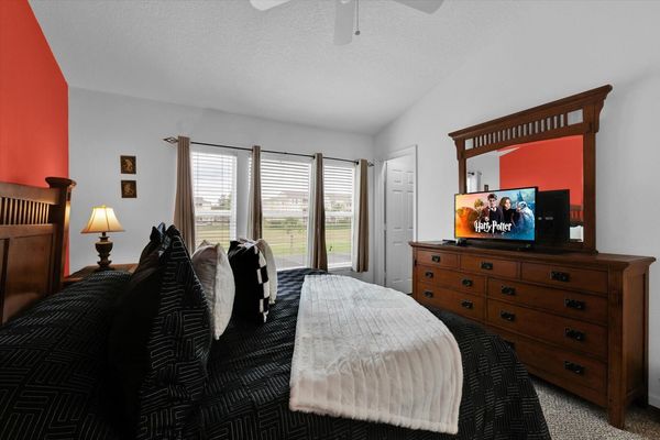 Master King Bedroom 1 (Angle)