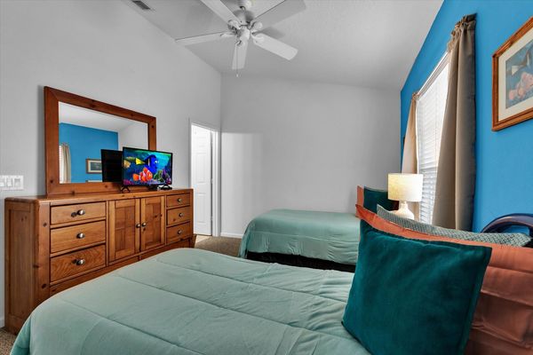 Two Twins Suite Bedroom 2 (Angle)