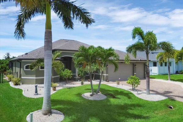 Beautiful South Gulf Cove waterfront home with private pool (Boat lift not available)