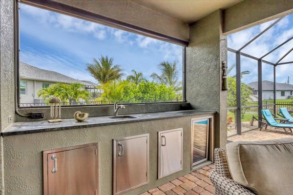 Outdoor kitchen area