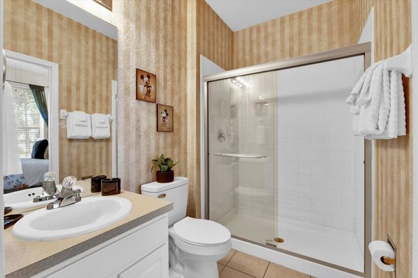 Shared Bathroom 3 Downstairs
Shower