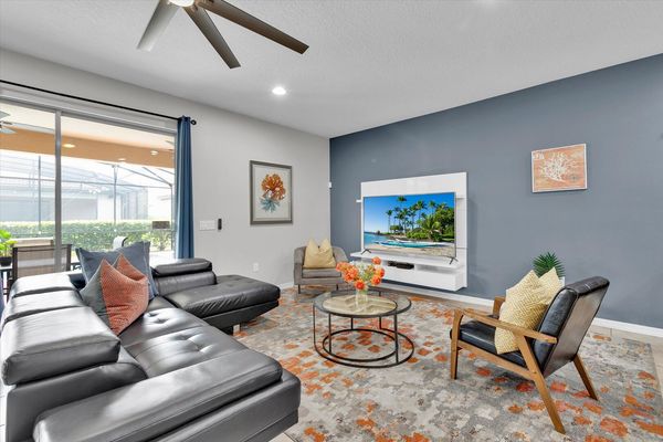 Living Room
70" Roku TV