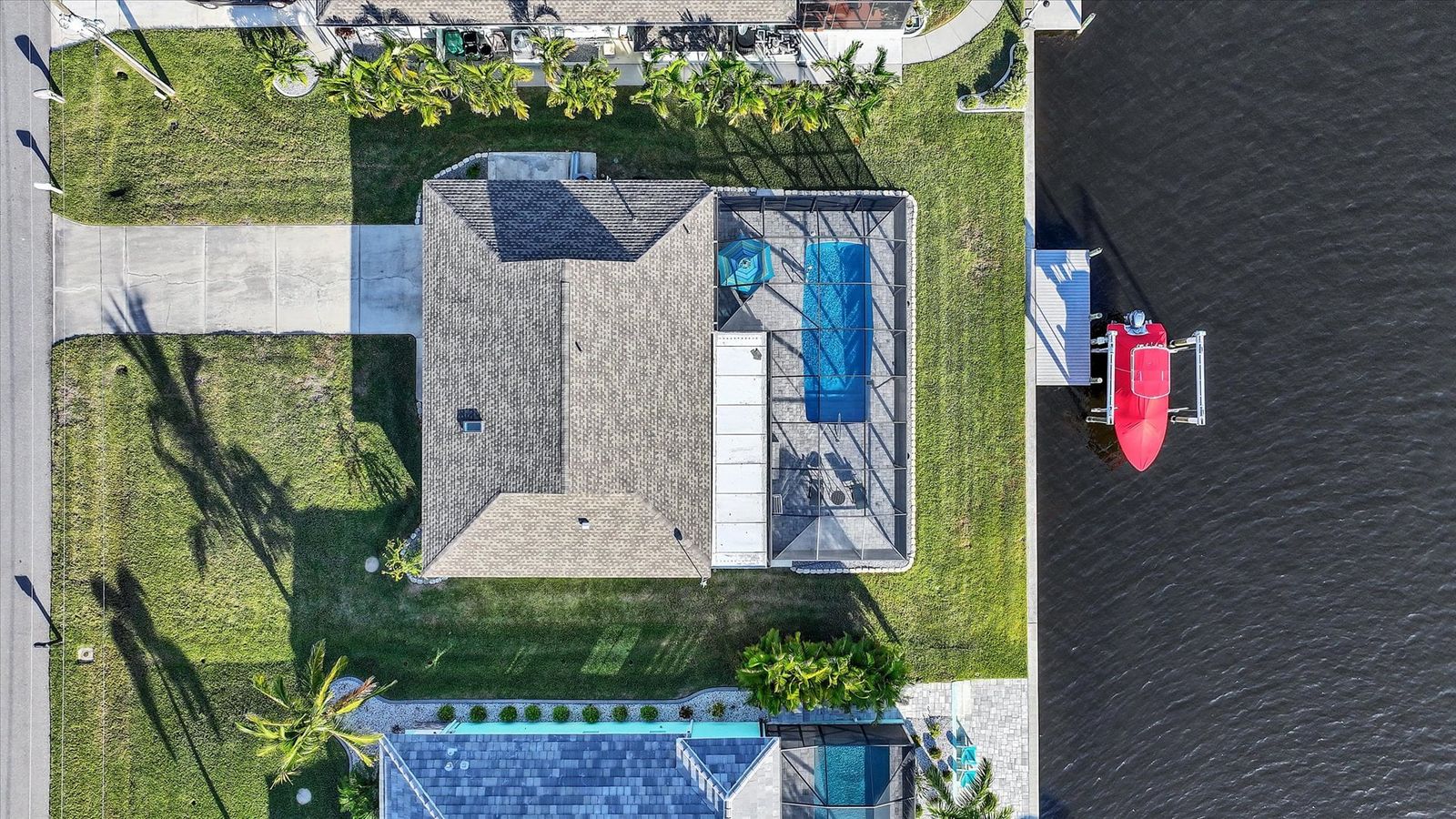 Lovely South Gulf Cove canal home (Boat lift not available)