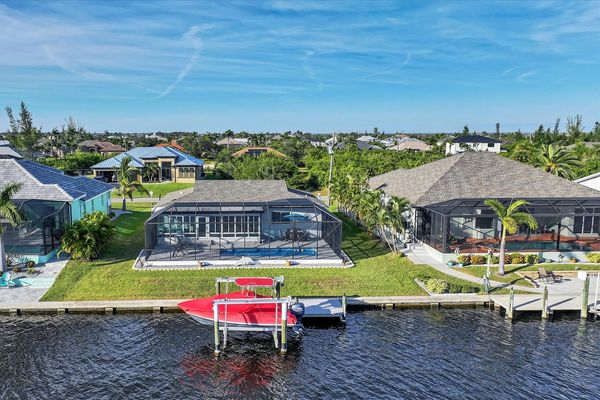 Lovely South Gulf Cove canal home (Boat lift not available)