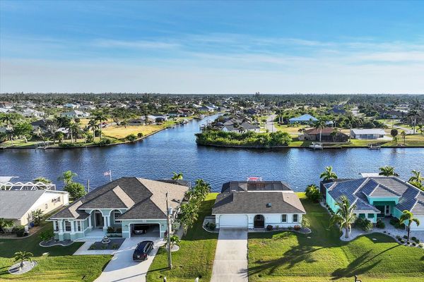 Lovely South Gulf Cove canal home (Boat lift not available)