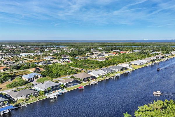 South Gulf Cove (Boat lift not available)