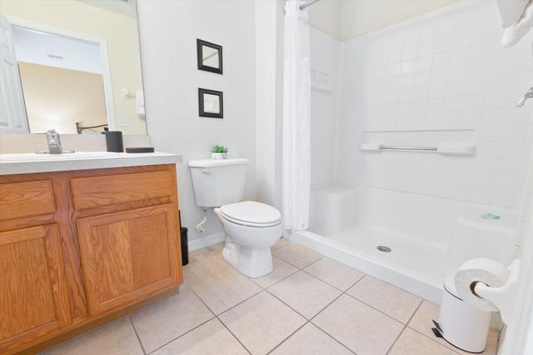 Master King Bathroom 1 Upstairs
Shower