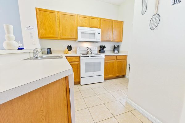 Kitchen (Angle)