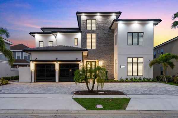 This captivating retreat features 10 exquisitely designed bedrooms, including 8 king beds and 2 whimsically themed bedrooms adorned with 4 cozy bunk beds each, sparking imagination and creating unforgettable moments for all.