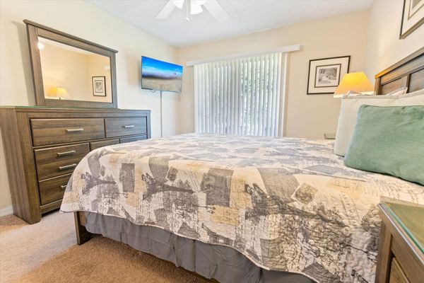 2 Bedroom (Angle)
40" Roku TV