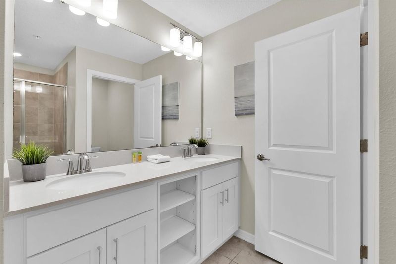 Master King Bathroom 1
Shower
