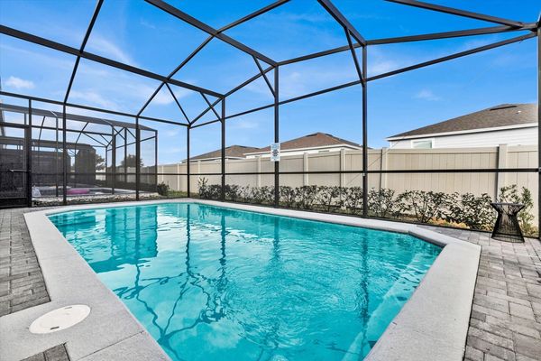 Pool Deck
Pool Faces North
No Spa