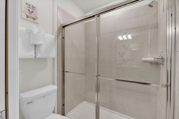 Jack N Jill Bathroom 4, Shower, Upstairs
(Shared By Minnie and SpongeBob SquarePants Bedrooms)