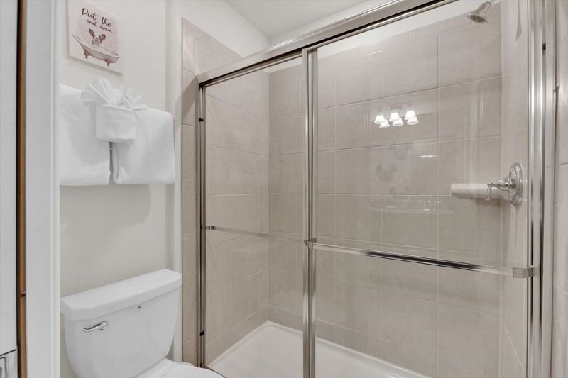 Jack N Jill Bathroom 4, Shower, Upstairs
(Shared By Minnie and SpongeBob SquarePants Bedrooms)