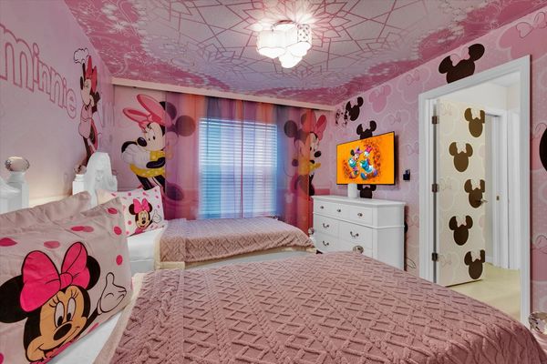 Two Twins Bedroom 5 -Minnie, 50" Smart TV