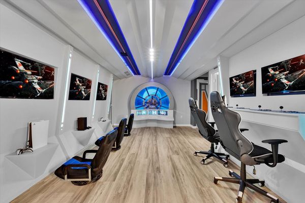 Game Room / Loft - Star Wars, Upstairs