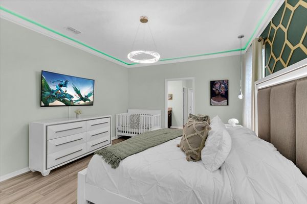 Master Bedroom 1, King Bed , Downstairs, Attached Bathroom, 55" Smart TV