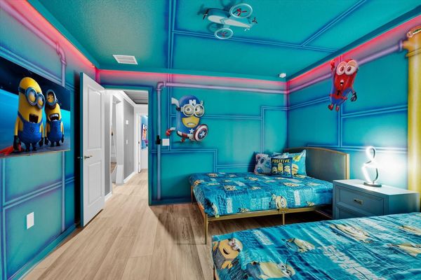 Bedroom 9 - Minions, Twin/Double, 55" Smart TV