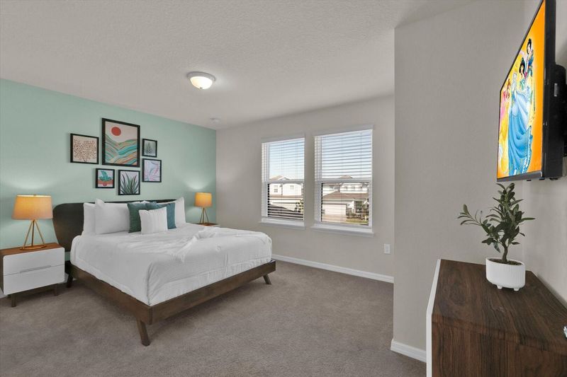 Queen Suite Bedroom 4 Upstairs
Attached Bathroom