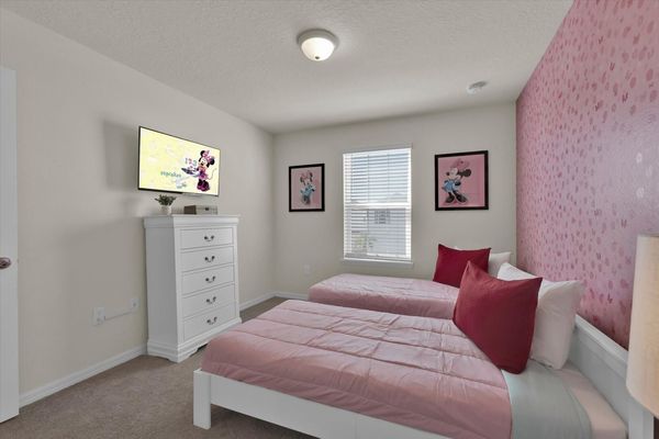 Two Twins Bedroom 3 (Angle)
40" Smart TV