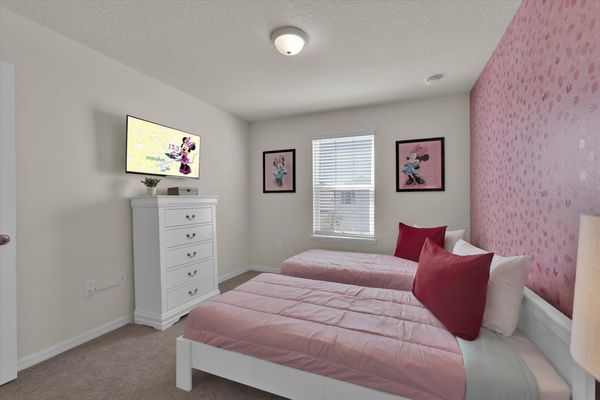 Two Twins Bedroom 3 (Angle)
40" Smart TV