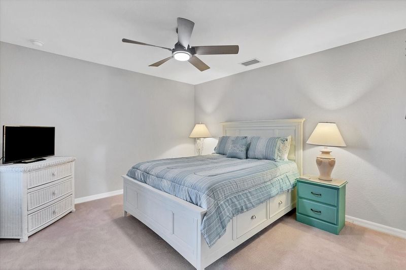 Guest bedroom with queen bed