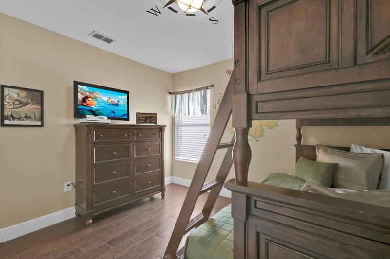 Twin/Double Bunk + Twin Trundle Bedroom 4 (Angle)
32" TV