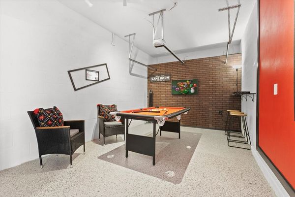 Game Room
43" Smart TV
Pool Table