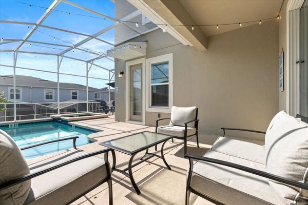 Patio Dining (Angle)