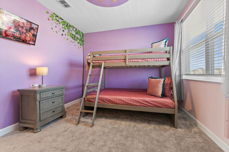 Twin/Double Bunk Bedroom 5 (Angle)
32" Smart TV
