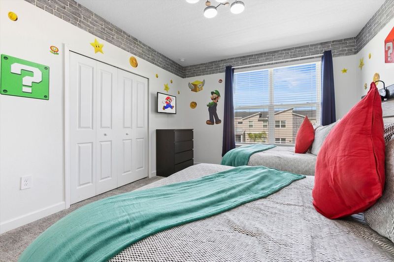Two Doubles Bedroom 4 (Angle)
32" Smart TV