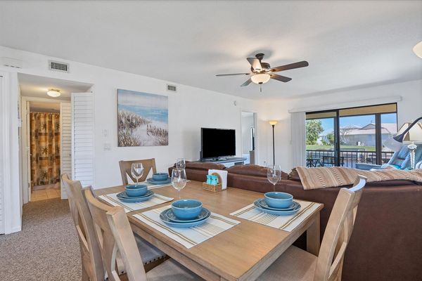 Dining Table seats 4