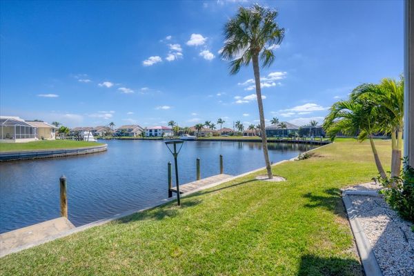 Canal leading to Charlotte Harbor (Boat lift not available)