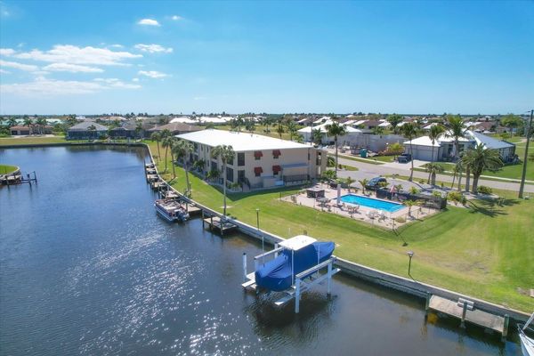 Canal leading to Charlotte Harbor (Boat lift not available)