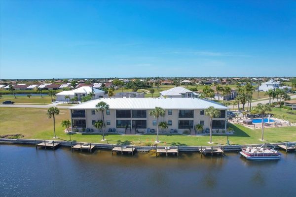 Located in beautiful PGI (Boat lift not available)