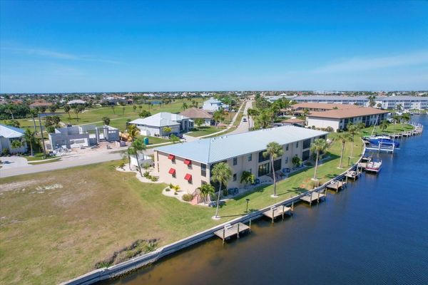 Located in beautiful PGI (Boat lift not available)