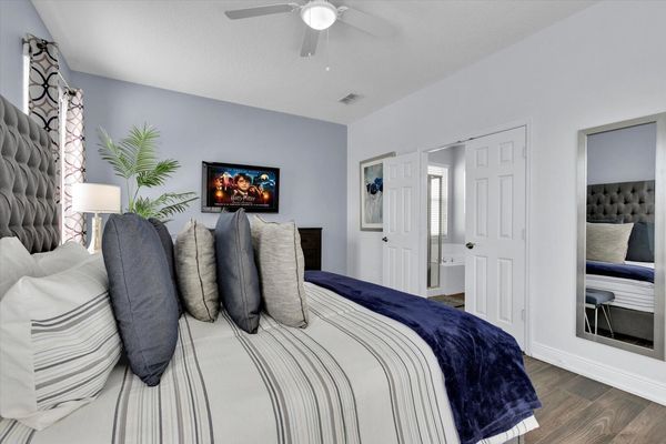 Master King Bedroom 1 (Angle)