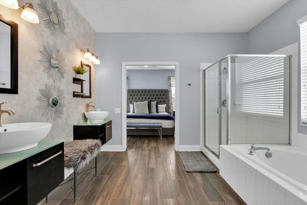 Master King Bathroom 1, Downstairs
Tub and Shower