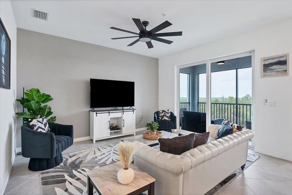 This condo is incredibly bright, clean and spacious