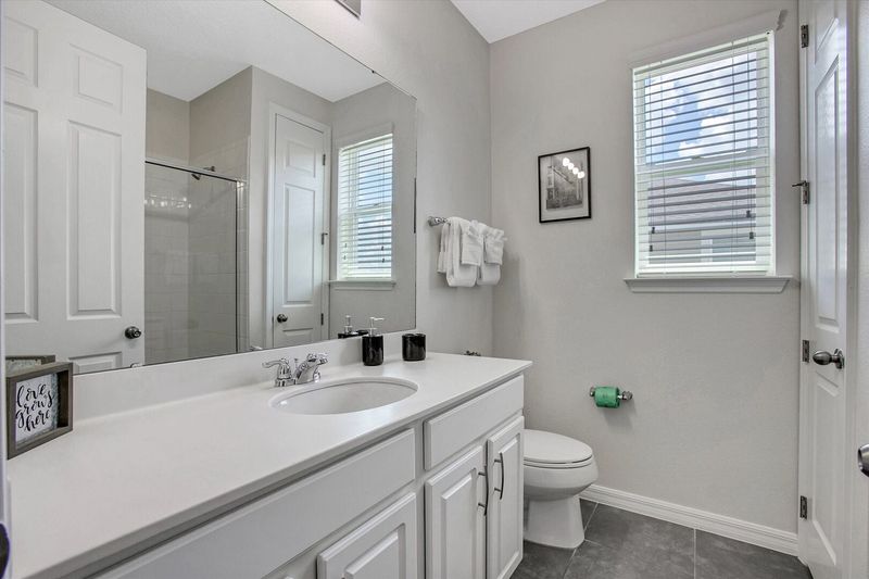 King Suite Bathroom 2 Upstairs
Shower