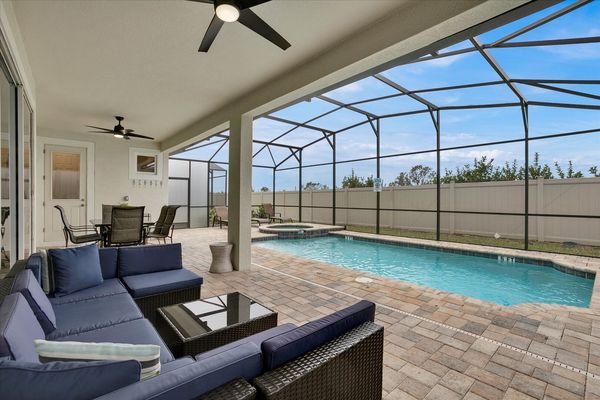 Patio Dining (Angle)