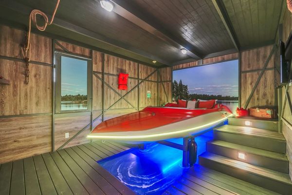 This custom-built jetski-themed bedroom is ideal for guests of all ages