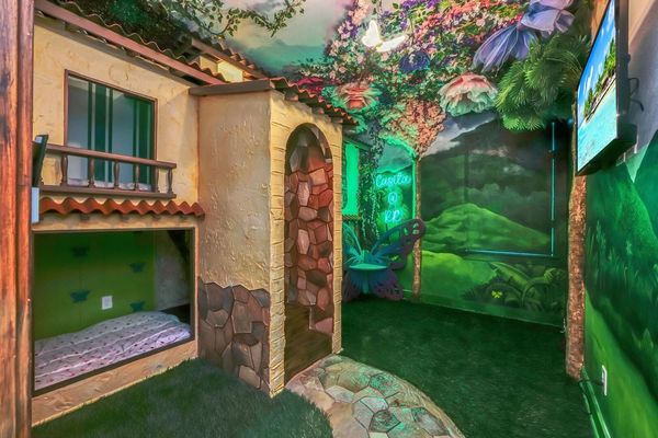 Cozy and enchanting space perfect for relaxation and adventure