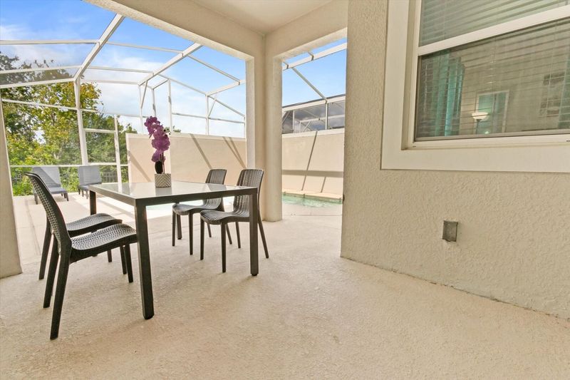 Patio Dining (Angle)