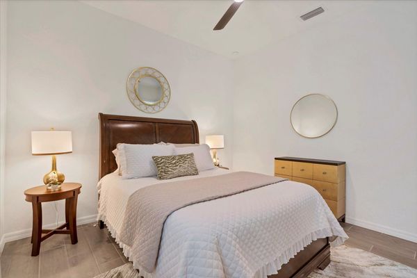 Guest bedroom 1 with queen bed