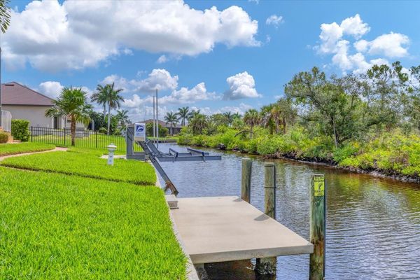 Boat dock. (Boat lift is not for guest use). Dock size is 14' x 6'. Dock also fish lights (Boat lift not available)