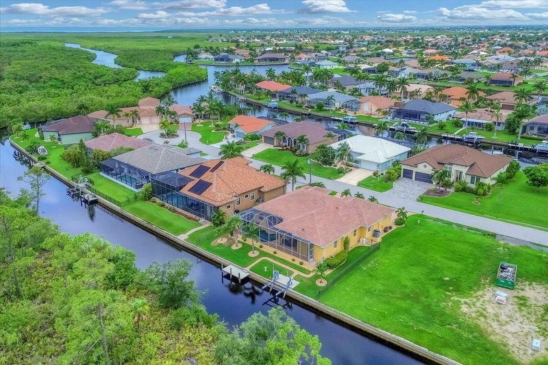 Stunning waterfront home with private pool & spa in historic Punta Gorda (Boat lift not available)