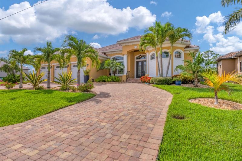 Stunning waterfront home with private pool & spa in historic Punta Gorda