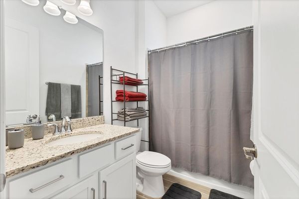 Bathroom 3 with shower/tub combo